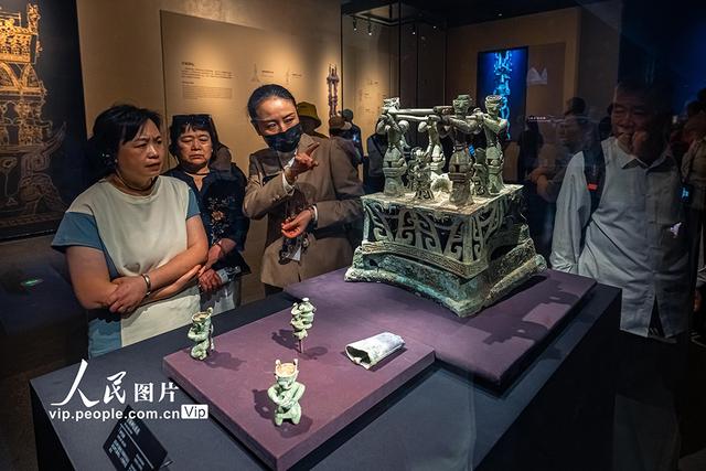 四川广汉：三星堆博物馆人气旺