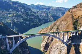 昆明-大理-保山-丽江-普洱-西双版纳-磨憨！省内环线旅游列车来了图片