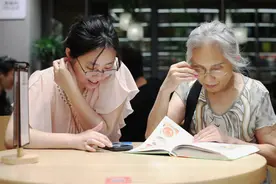 谁在上海24小时开放的图书馆里夜读？图片