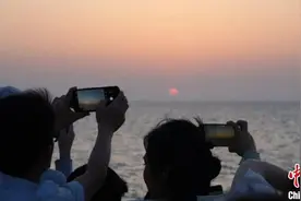 最美日出成万人“期待” 浙江小城吸引游客“追光”图片