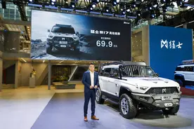 车展直击｜东风猛士917高地雄狮上市，售价69.9万元图片