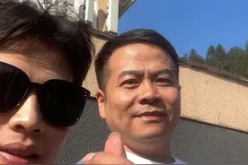 年轻人在武功山捡垃圾换奖牌，当地网红局长：呼吁只留下脚印，带走照片图片