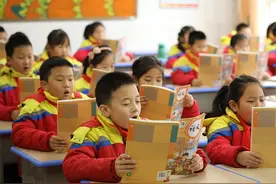 45分钟的课坐不住？多所学校有新动作， 小课最短15分钟…图片