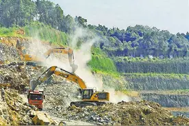 督导帮扶组现场为企业“治气”支招图片