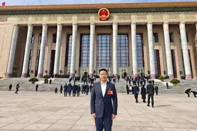 全国人大代表、小鹏汽车董事长何小鹏：加快人形机器人商业化，破解智能驾驶保险与责任认定困局 | 两会声音‌图片