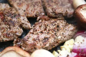 韩国街、新天地、蟠龙天地、静安寺、五角场成为环球美食热搜商圈图片