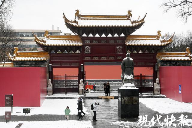 南京雪后，一不小心拍到了“地理课本封面”