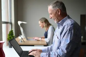 支付宝适老化改造：不识字的老人也能轻松使用支付宝图片