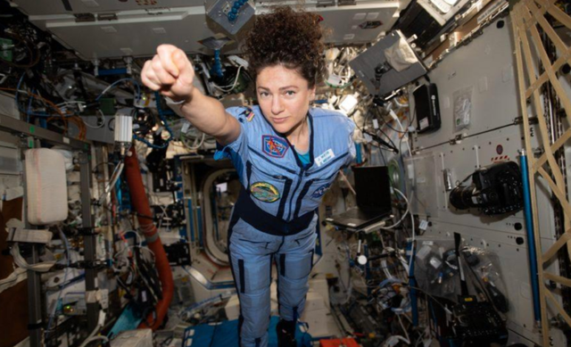 宇航员如何在太空解决生理需求