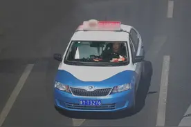 鲁YT3276立功！司机：她有问题！图片