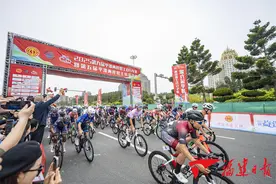 2025第九届平潭两岸职工自行车赛举办图片