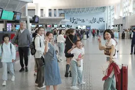 春假叠加“五一”杭州机场出入境客流同比翻番 亲子游成主力军图片
