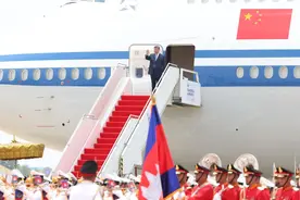 视频丨亲诚惠容行大道 命运与共开新篇——习近平主席东南亚之行盛况空前图片