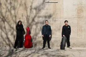 用贝多芬八首钢琴三重奏纪念风雨并肩20年图片