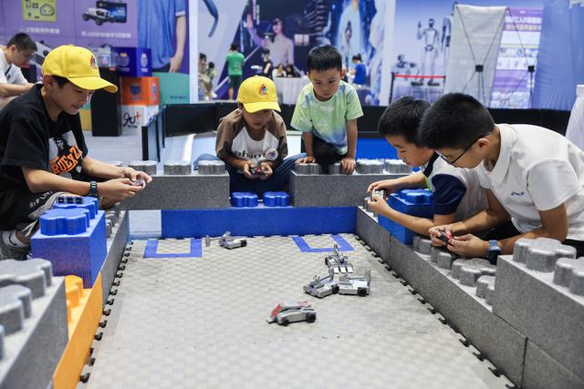 浙江桐乡乌镇开启青少年科技嘉年华