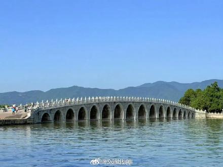 舒朗！北京秋天氛围感越来越浓了