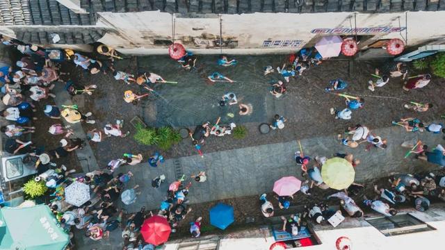 40分钟的路程开了2小时！杭州两地上万人涌入！紧急提醒