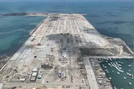埃及阿布基尔集装箱码头：克服施工难题 带动生产需求图片