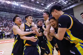 湖南工大男篮、华中科大女篮斩获第27届CUBAL西南赛区冠军图片