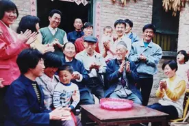 叶落归根！台湾“灵魂摆渡人”再送菏泽籍赴台老兵骨灰“回家”图片