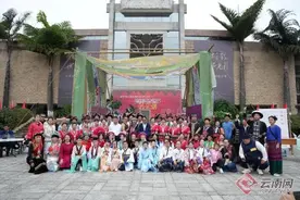 欢度国庆！“民族团结誓词碑与中华民族团结故事·开讲啦”在昆明举行图片