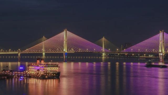 这里赏月月更圆！武汉地铁带您邂逅中秋浪漫
