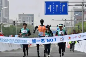 首届机器人马拉松落幕：亚军是“江苏人”，即将量产图片