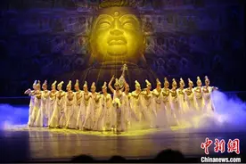 中国经典舞剧《丝路花雨》迎来45周年：兰州开启驻场演出图片