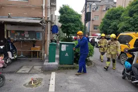 太慌了！杭州男子家中突然断电，下楼一看吓到腿软...图片