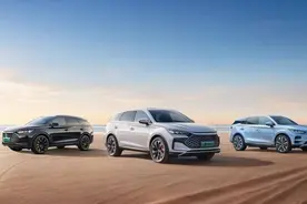 降维打击！比亚迪将20余万的唐全系标配云辇-C图片