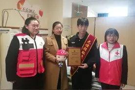 南昌这个90后民警，太帅了！图片