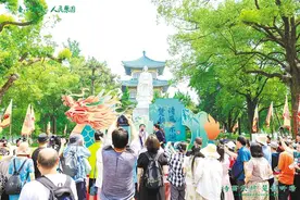 武汉“新中式”民俗文化游受热捧图片