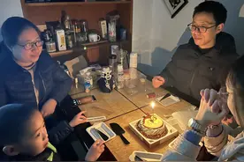 新春特刊·拼搏年丨爸爸是高三班主任，女儿是高考生，高考前的春节，拼搏着甜蜜着图片