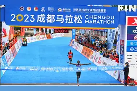 2023成都马拉松 | 全马男、女纪录双双告破！图片