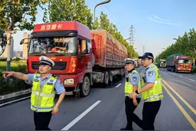 智斗“百吨王”！陕西首例超载大货车主被刑拘！图片