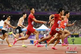 17岁成为职业选手的他，最后一棒反超日本队图片