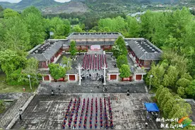 【书香独山】将“阅读课堂”搬到“历史现场”——黔南州“4.23世界读书日·全民阅读进景区”经典诵读研学活动在独山县举行图片