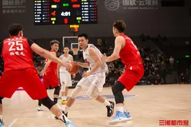 寒潮来袭？103比86！长沙勇胜男篮主场为球迷打出火热图片