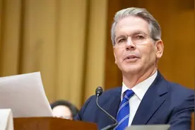 特朗普核心圈内讧加剧，马斯克和财长贝森特被曝把白宫当成“摔跤赛现场”图片