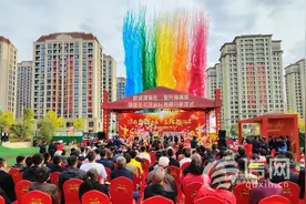 城阳邵哥庄社区举行回迁分房仪式 900余户居民喜迎新居图片