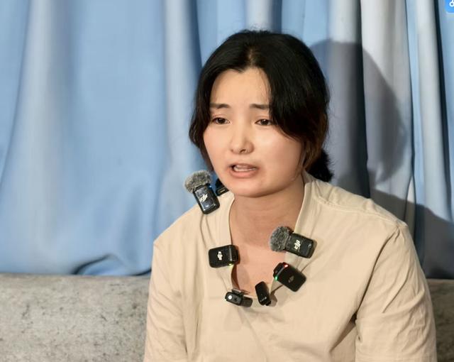 女孩被继母生父虐待致死案二审开庭前，记者实探案发地：大门紧锁，屋内物品凌乱