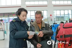 贵州三穗：高铁站里的95后“甜妹子”图片