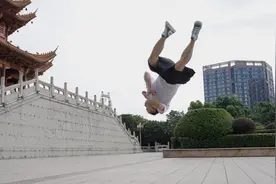 36000公里！成都小伙挑战“轮滑旅行最远距离”吉尼斯世界纪录图片