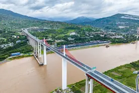 四川宁南至攀枝花高速和爱至金江段试通车图片