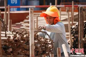 高温下，“瓷都”景德镇建设一线的坚守与关爱图片