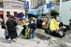 ​【特写】暴雨后的深圳东门地下商场图片