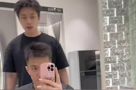 😂成熟有沧桑感的！郭艾伦晒新发型：这还能出门吗🤢图片