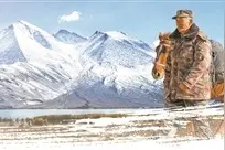 他像雄鹰一样守望在雪山大地，用45年的坚守诉说着对祖国的爱……图片