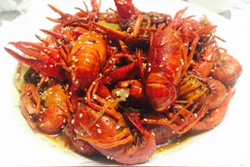 小龙虾虾头不能吃？每天最多吃几个？这5个问题一次性说清楚！图片