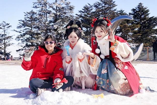 四川文旅市场火热开局！元旦假期全省景区接待游客人次、门票收入双增长